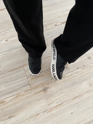 Karl Lagerfeld skor  - Fint skick inte använda så mycket. Äkta skor.