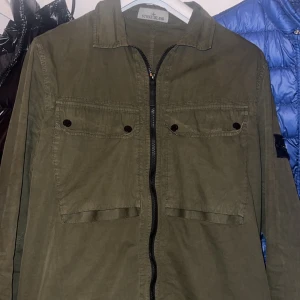 Stone island  - Ston island använd 2 gånger ish riktigt snygg ny pris 5100 har kvitto