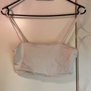 vit linnetopp - vit linnetopp från hm, knappt använd, storlek M