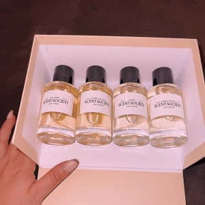 Fantastiska parfymer dam och herr  - Parfymer inspirerade av marknadsledande dofter. 1 st för 300 och 2 st för 500. Finns bacarat rouge, lost cherry, tom Ford etc etc. Besök www.scentsociety.se för mer info. Skriv här för att få bättre pris än hemsidan. 