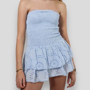 Meet me there klänning - Klänning från meet me there i snyggaste färgen som är helt slutsåld! Lappar kvar, helt oanvänd🌟🌟🔥FÖRST TILL KVARN