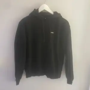 Svart hoodie använd 3 gånger fint skick storlek s