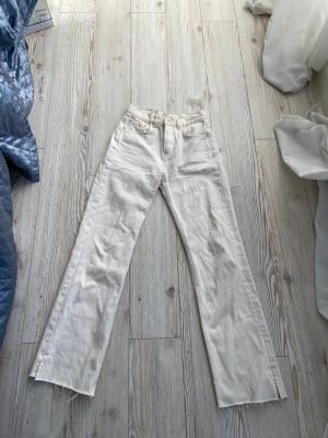 Lågmidjade jeans  - Säljer mina jätte fina jeans från pull & bear 