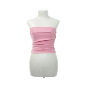 Tubtopp Zara - Jag säljer min rosa tubtopp från zara. Toppen är slut såld på hemsidan och är i bra skick.