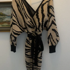 Klänning  - Klänning perfekt till vår höst vinter  