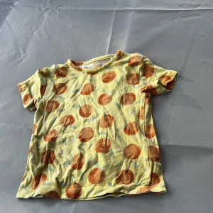 Barn tröja  - Gullig t-shirt 