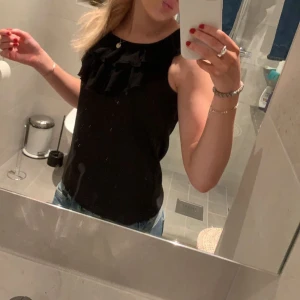Topp - Söt topp, förlåt för dåliga bilder! 💕från bikbok 