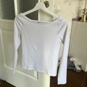 Fin vit topp 🌸 - Fin vit topp i strl xs från Cubus. 