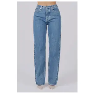jeans från a-dsgn! väldigt sparsamt använda🫶