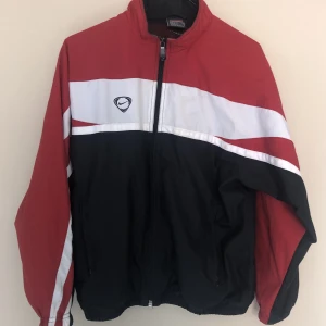 Nike vindjacka - Super bra skick! Vara använd några gånger. 