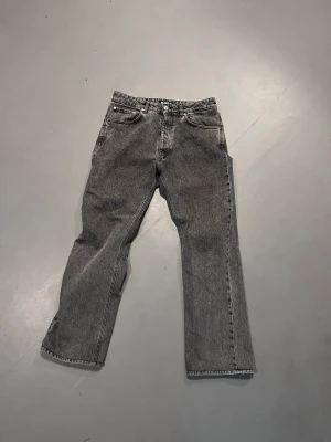 Hope jeans - Väldigt trendiga jeans från hope som jag knappt använt! Även öppen för trades och direktköpspris i dm!!