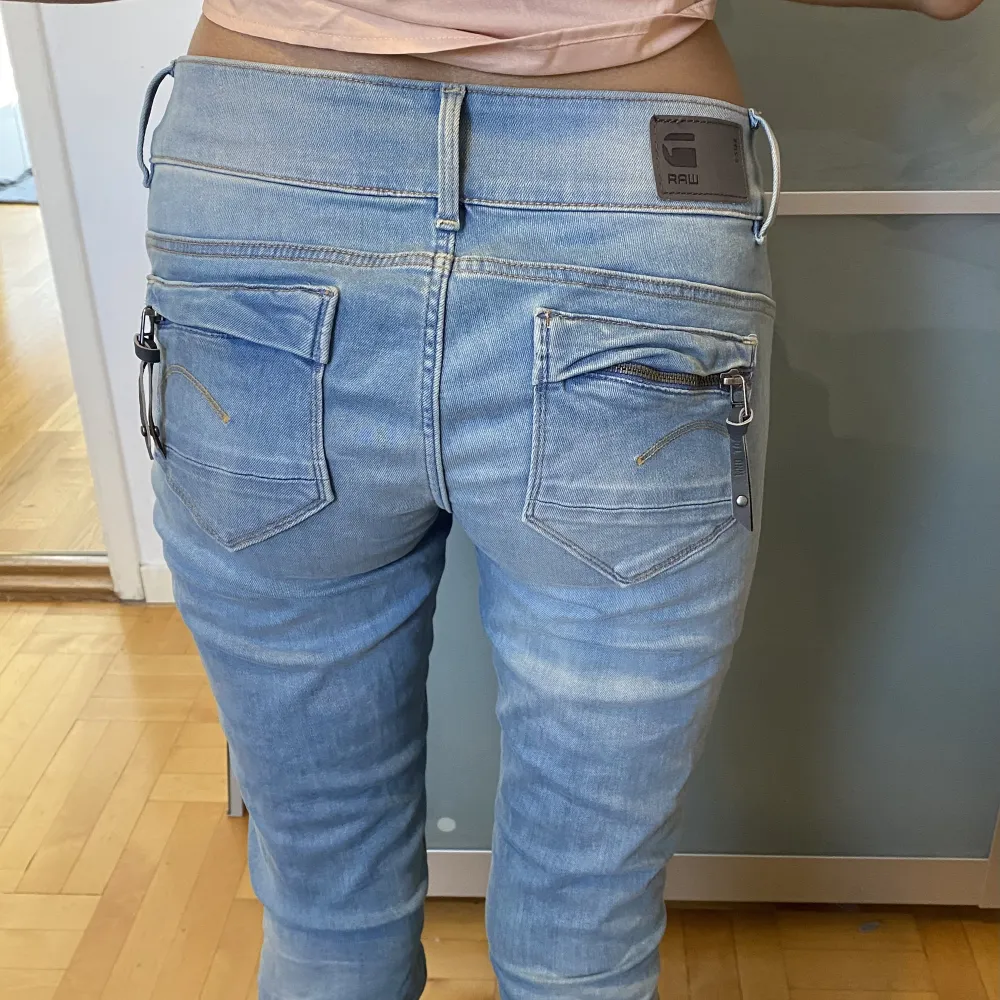 Ett par fina g-star jeans nästan oanvända i stl 28 lång 34. Jeans & Byxor.