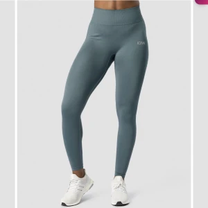 I can I Will tights - Snygga träningsbyxor i en fin grön färg. Köpta för 700. Jättebraskick