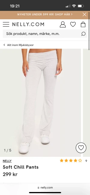 Mysbyxor - Jättefina lågmidjade mysbyxor från Nelly. Knappt använda. Perfekt längd för mig som är 1.73cm