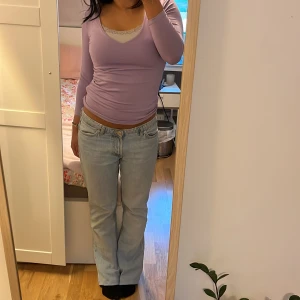 Lila långärmad  - Tröja från amisu,aldrig använd!