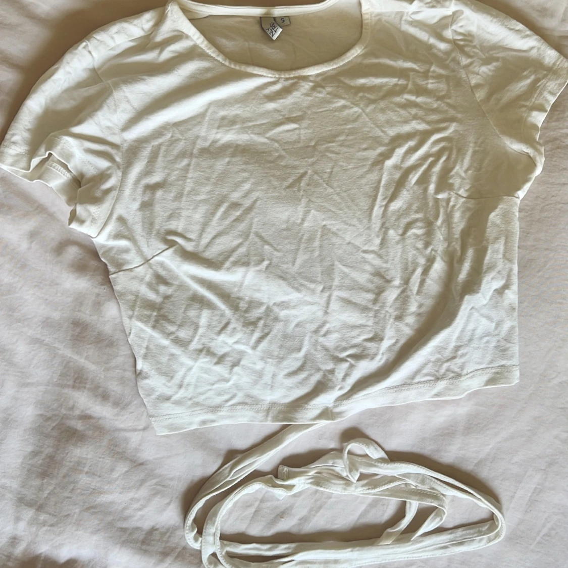 Topp med knytdetalj - 90