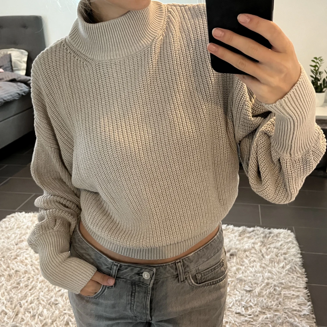 Finstickad grå tröja 