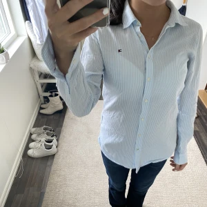 Tommy Hilfiger skjorta - Jättefin Tommy Hilfiger skjorta köpt för 750kr.