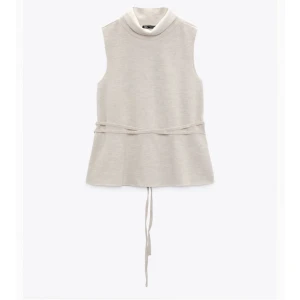 Topp från zara  - Slutsåld topp ifrån zara. Använd fåtal gånger och i väldigt bra skick. 