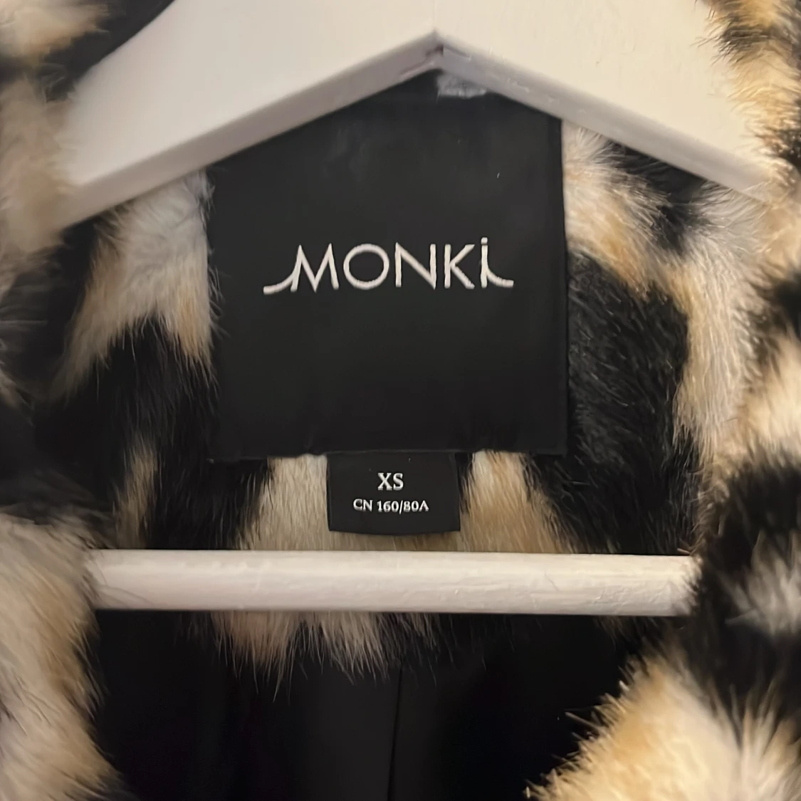 Monki pälsjacka leopard  - 90