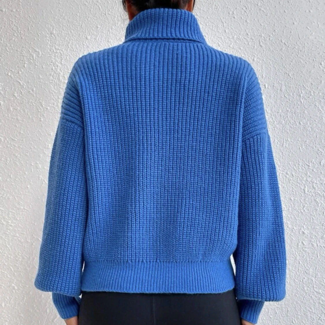 Blå stickad polo - 90