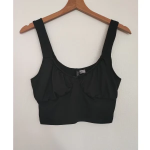 Crop top stl M  - Söt topp, fint skick 