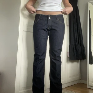 Lågmidjade jeans - Helt nya lågmidjade jeans från VERO MODA i storlek 32/34💕