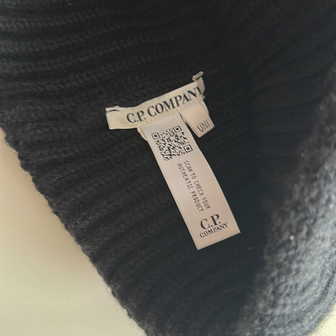 C.P COMPANY mössa  - 90