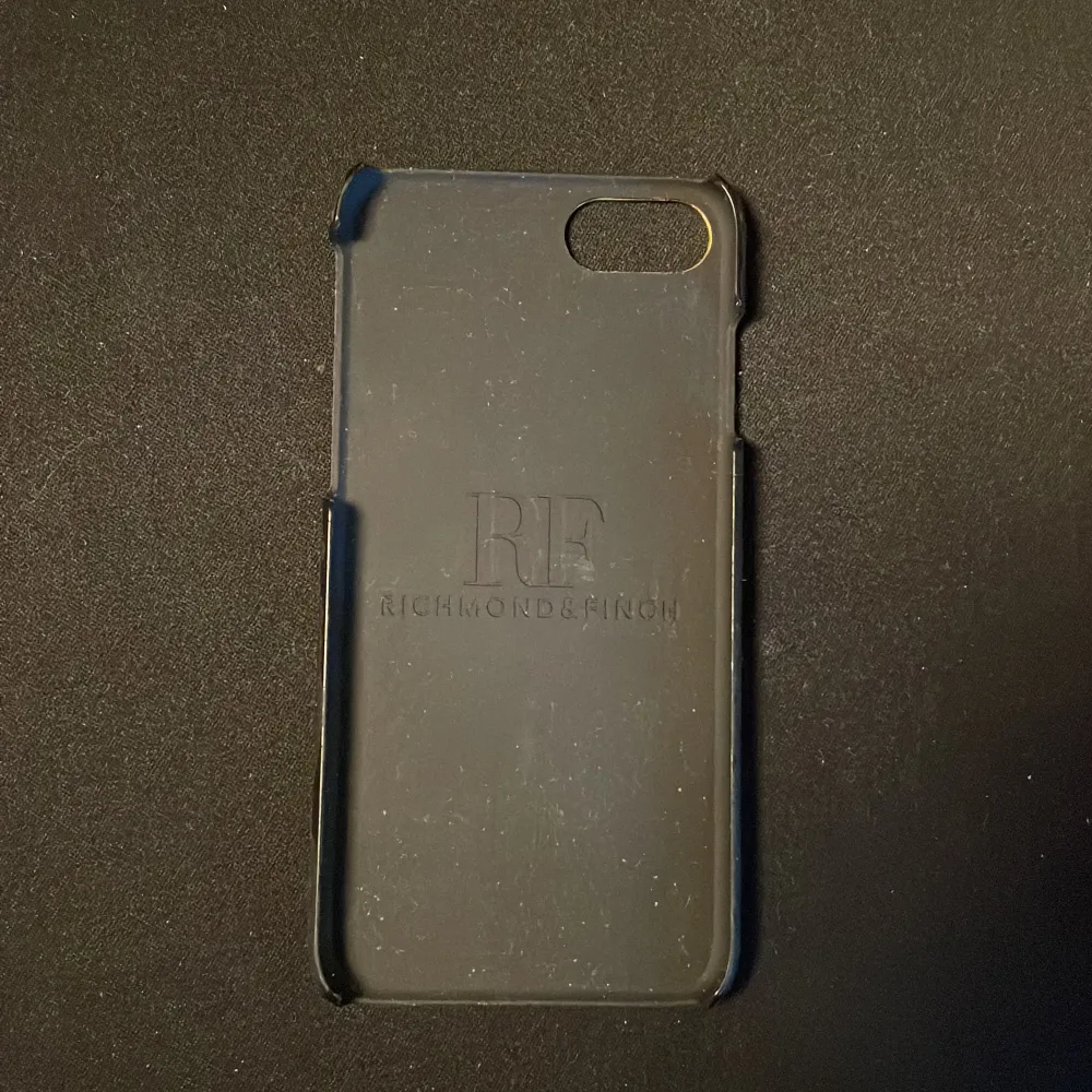 richmond and finch skal till iphone 7. Asusteet.