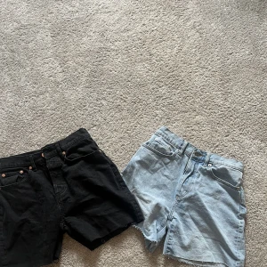 Jeansshorts - Säljer dessa två helt oanvända trendiga jeansshorts från lager157 då jag inte använder dom!!💞100kr/st, original pris 200kr/st!!!