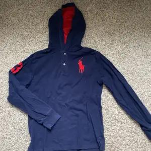 En Polo Ralph Lauren piké hoodie i väldigt bra skick. 