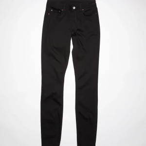 Acne studios jeans  - Jeans från acnestudios i storlek w26/32. Skinn modell, mid w. Hittar inget att anmärka på. 
