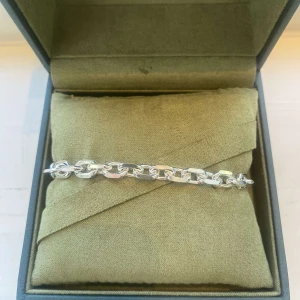 Maria nilsdotter armband  - Superfint armband från Maria nilsdotter 💞 Aldrig använt, köpt för 2800kr 
