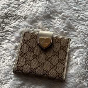 Gucci Classic Monogram Canvas Wallet with Heart Closure   