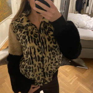 Jacka - Jättefin pälsjacka🤍