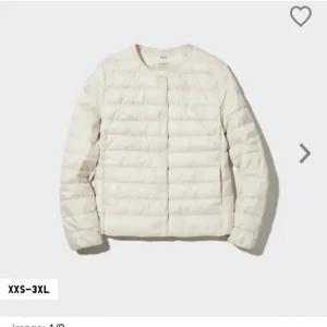 Uniqlo jacka  - Min helt slutsålda fina uniqlo jacka perfekt nu till hösten! I nyskick! Bud: 420 köp direkt: 500