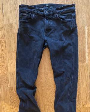 Hugo boss jeans storlek 30-31