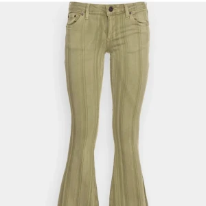 BDG jeans - Super snygga jeans från BDG. Jeansen är w 26 och L 32. Kan mötas i Stockholm eller Uppsala och annars posta dem🩵🩷