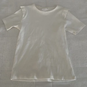 zara volang topp - den är i nyskick, aldrig använd💗