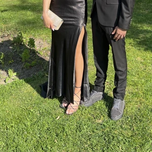 klackskor  - säljer mina klackskor från monki  endast använda en gång på min studentbal 5cm klack nypris 400kr köparen står för frakt!