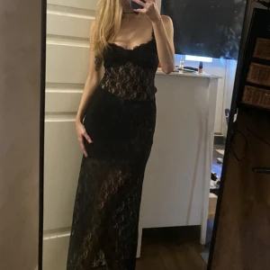 Spets klänning - Oanvänd 