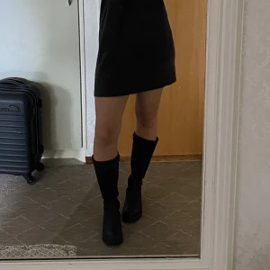 Boots - Boots från Linear, fodrade inuti så perfekt till höst/vinter💕 strlk 36, jag pendlar mellan 36/37 och passar mig bra! Använda men inga jättetydliga defekter💗 150kr + frakt