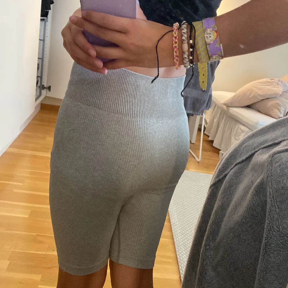 tränings-shorts för 55 SEK inte använda, fint skick 🩷. Shorts.