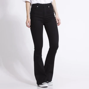 Flared jeans - Väldigt fina flared/bootcut jeans från lager 157. Väl använda men ser ut som nya. De är i storlek xxs men uppskattas passa på xs. Skriv om bilder eller prisförslag🤩☺️