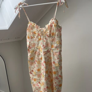 Klänning - Jättebra skick! Knappt använd. 