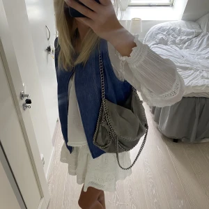 Denimväst - Stört snygg jeansväst som aldrig kommit till användning❤️