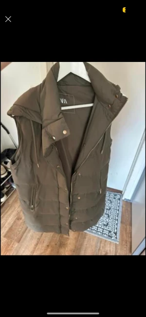 Väst, zara - Använd fåtal gånger, 250kr