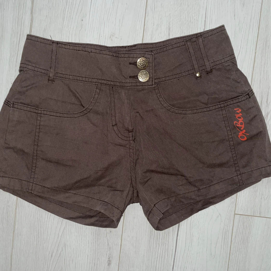 lågmidjade shorts - 90