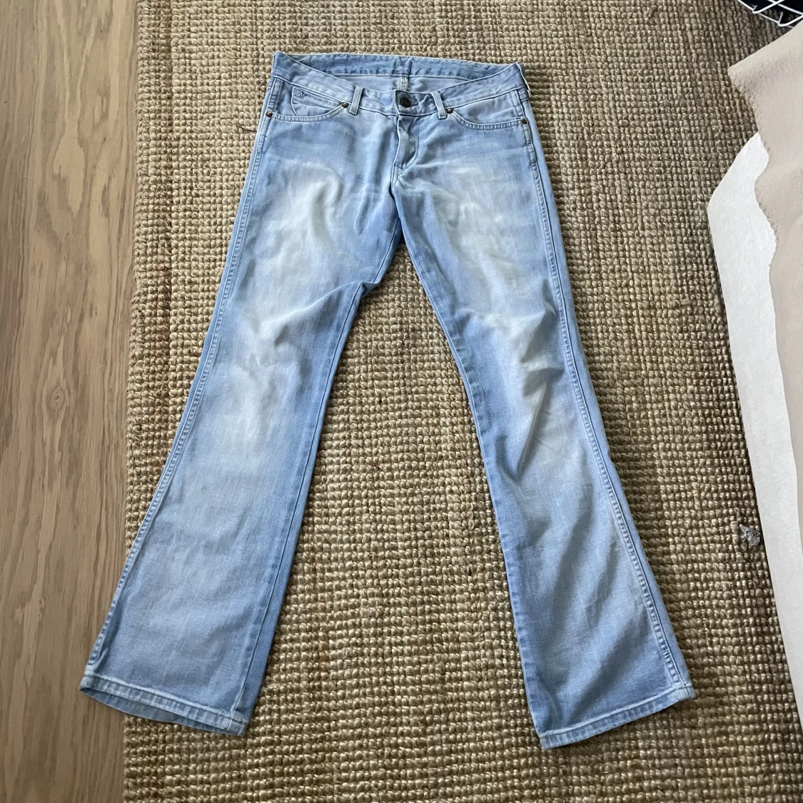 lågmidjade jeans
