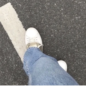 Valentino skor - Guldiga valentino calfskin, vid frågor och funderingar hör av er💛👍